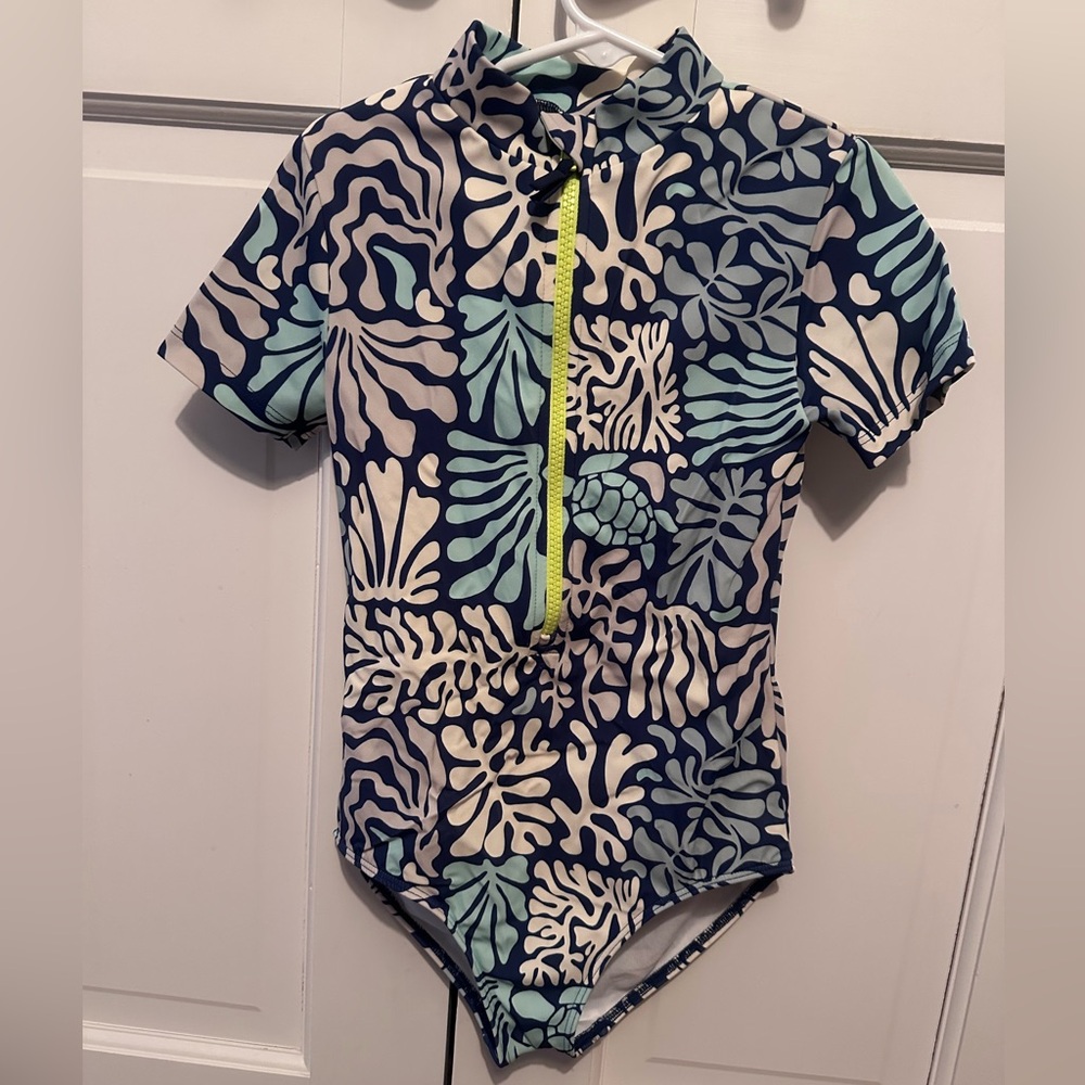 EUC BODEN BLUE AND WHITE RASHGUARD SWIMSUIIT SHORT SLEEVE BATHING SUIT SIZE 8-9